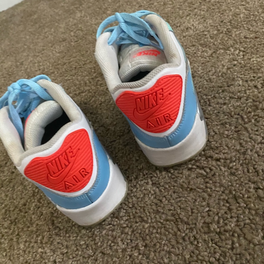 AirMax - Picture 3 of 4